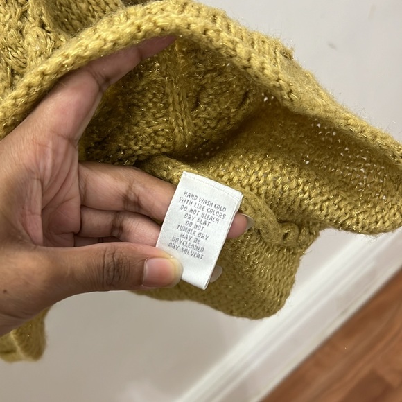 Chunky Knit Sweater - Picture 7 of 9